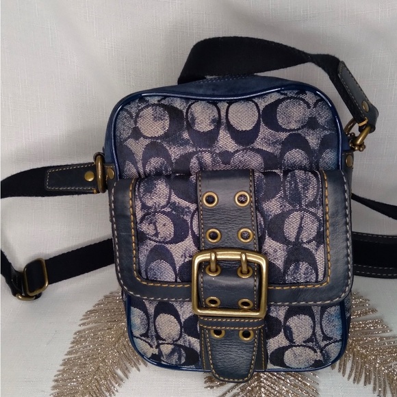 Coach Navy and White Distressed shoulder/crossbody - Picture 4 of 7